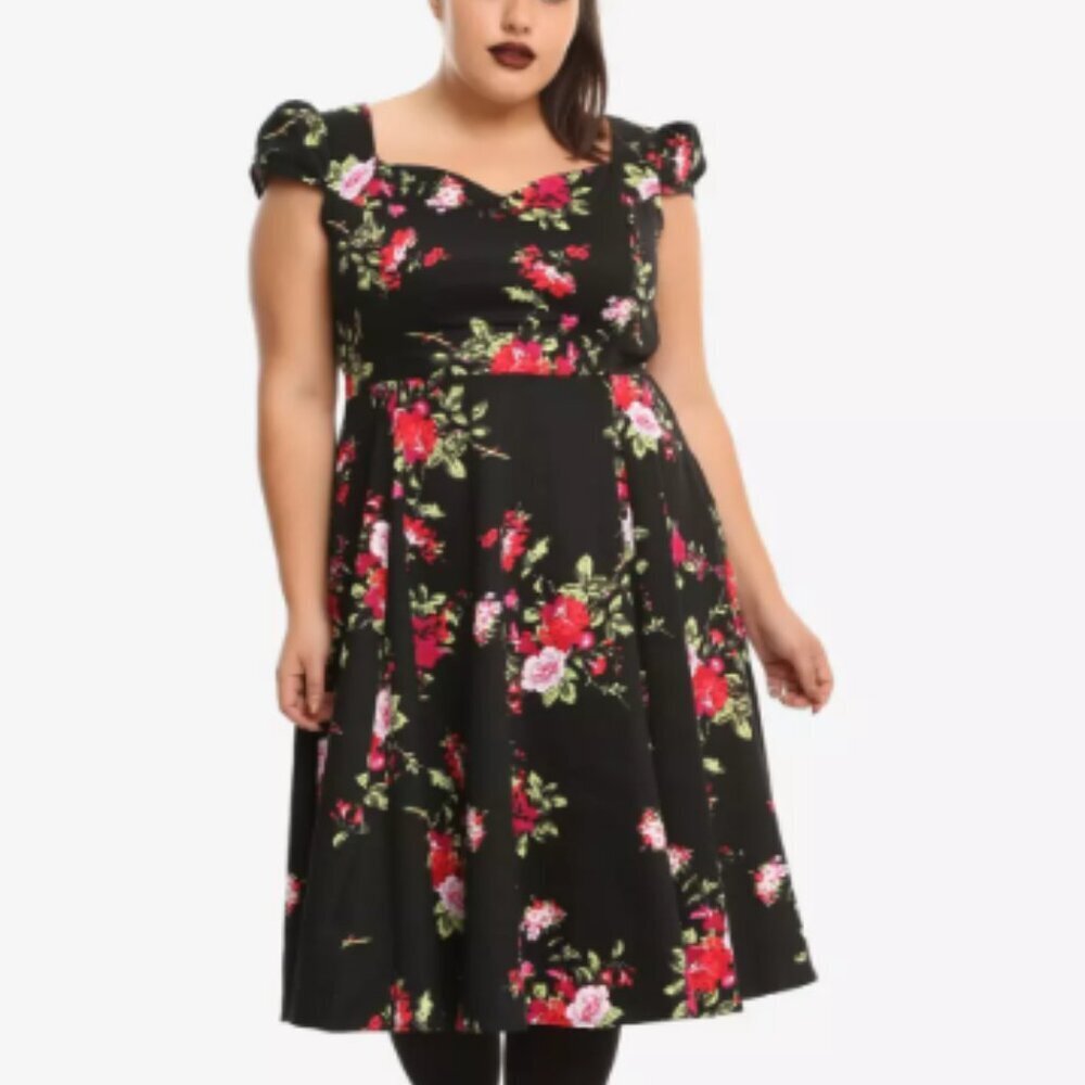 Hearts & Roses Floral Swing Summer Dress Sz 2 Pin up Cottagecore Sundress Party